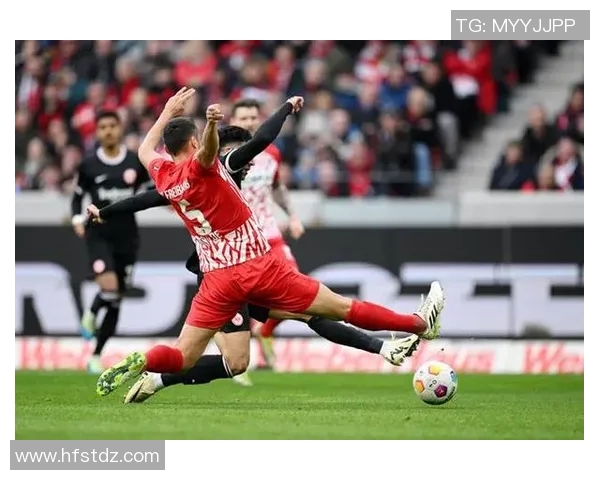 弗莱堡与勒沃库森激战正酣谁能在德甲赛场上笑到最后